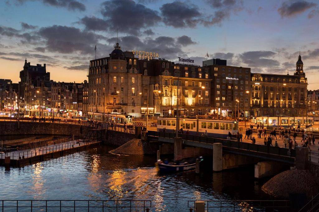 Park Plaza Victoria Amsterdam, holiday party venue in