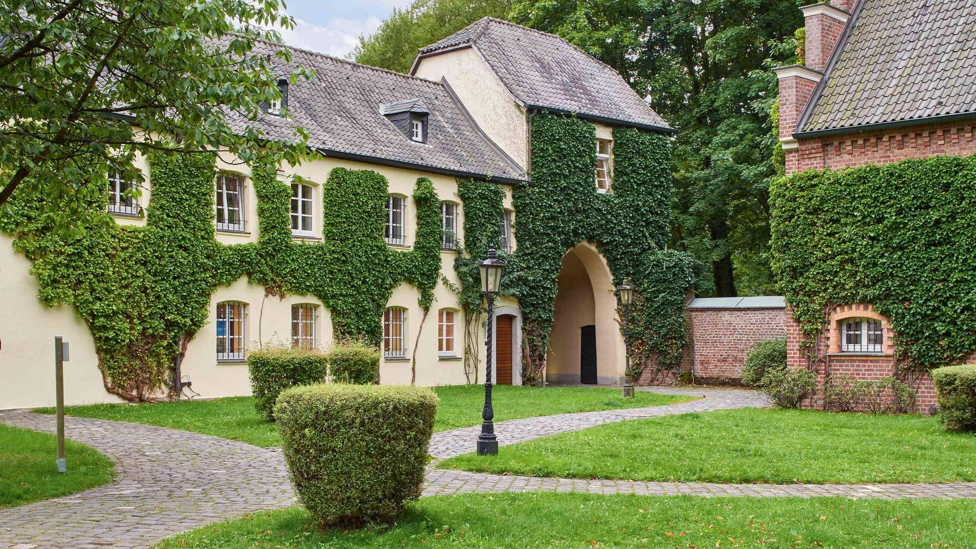 Châteauform' - Burg Hemmersbach, Eventlocation in Kerpen, Nordrhein-Westfalen