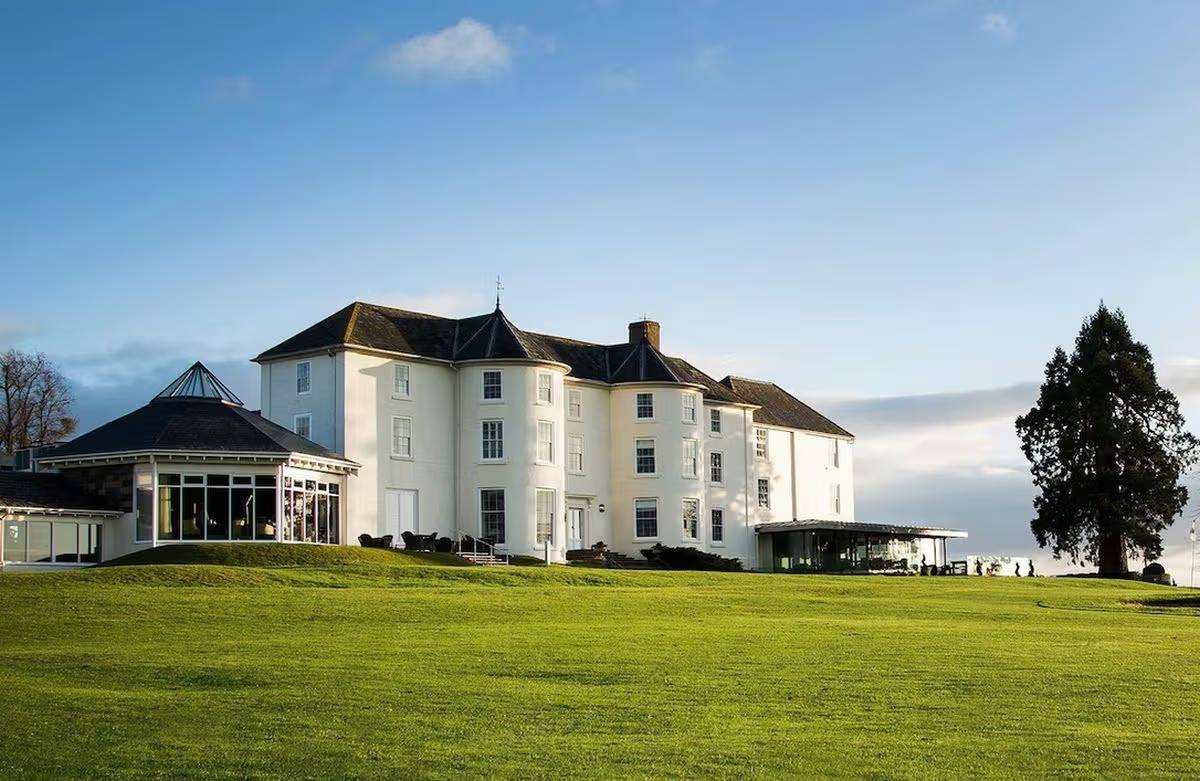 Tewkesbury Park, holiday party venue in